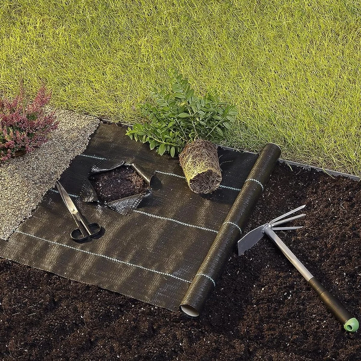 Singhal Weed Control Barrier Sheet – 100 GSM Landscape Fabric (0.60m x 5m) – thumb