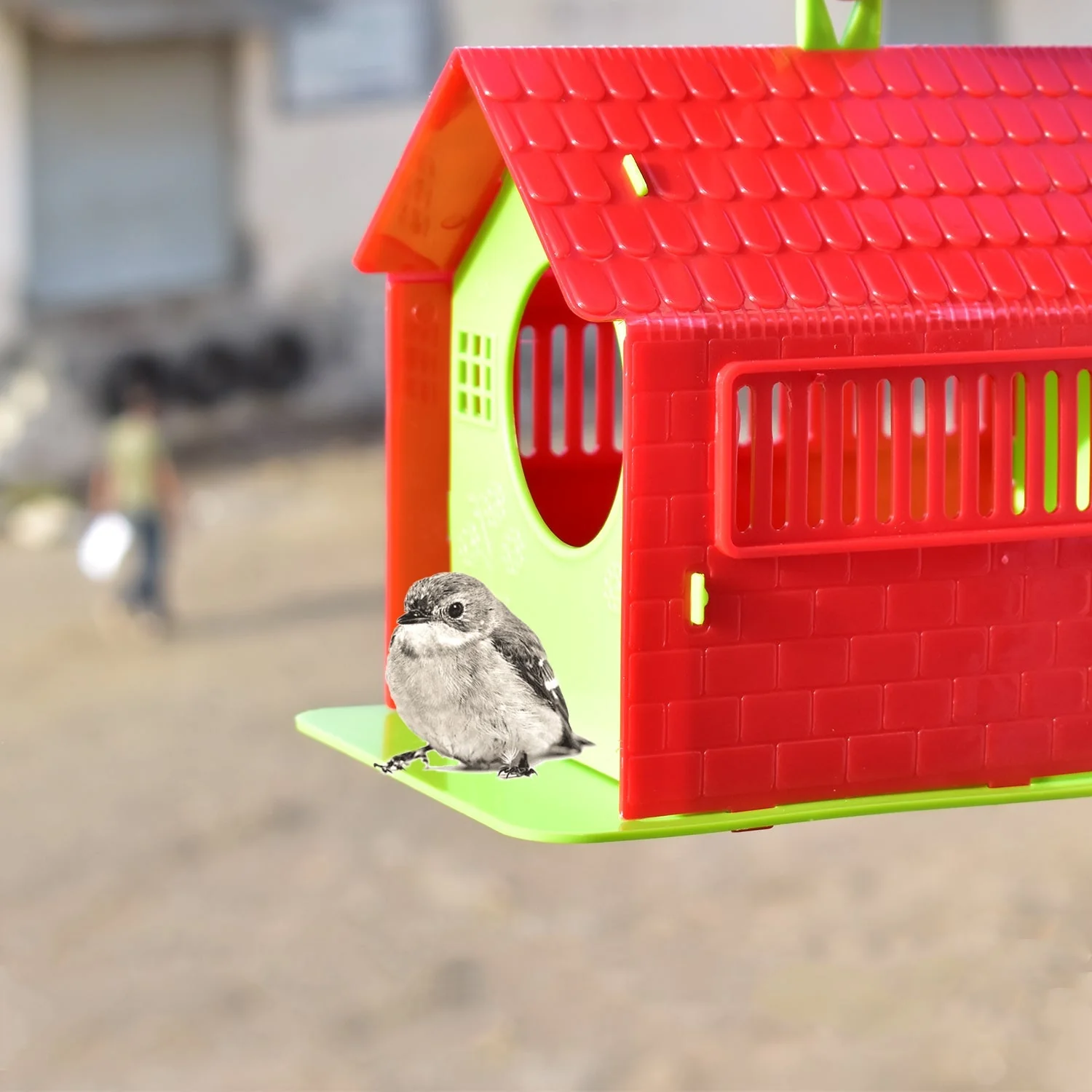 Small Wooden Bird House – main view